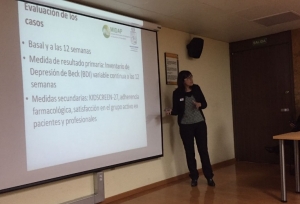 Dra. Vania Martínez exponiendo sus proyectos de e-Mental Health